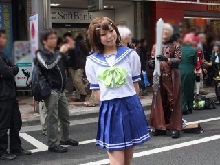Illustration for article titled Cosplaying In The Streets of Osaka